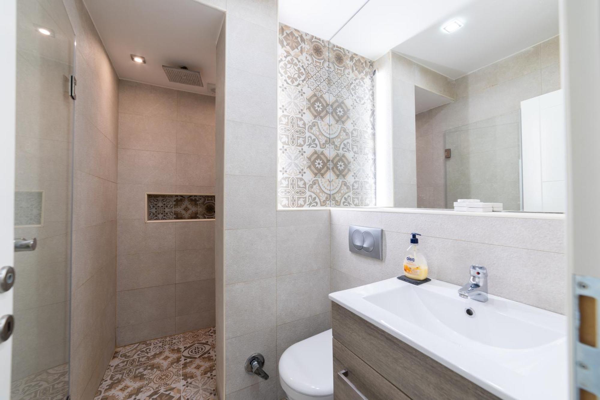 Old Town Colorful Two-Bedroom Apartment Sarajevo Ngoại thất bức ảnh